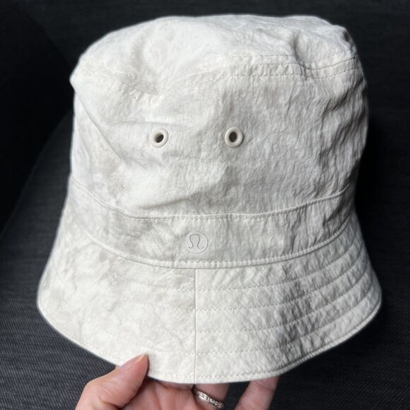 Lululemon Ivory Marbled Bucket Hat Size M/L  Medium Large EUC - Picture 1 of 7